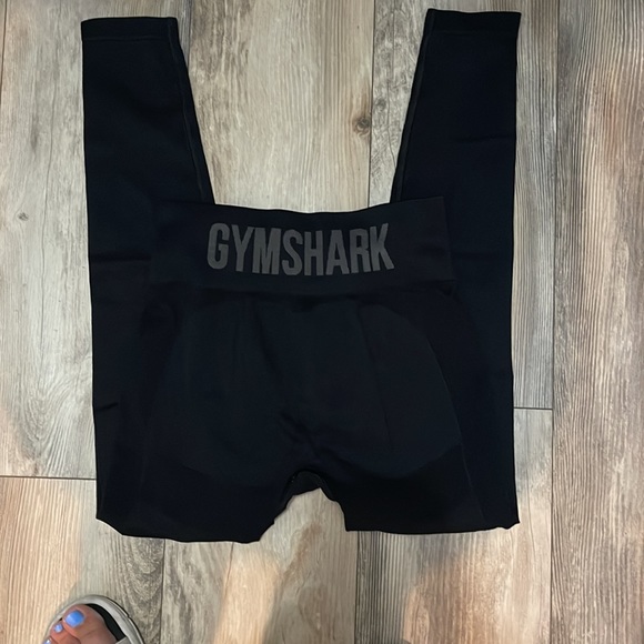 Gymshark Pants - GymShark Leggings Size Medium